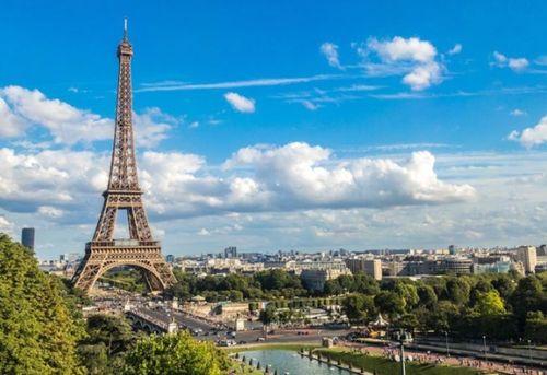 雾锁巴黎,迷雾中的浪漫之都